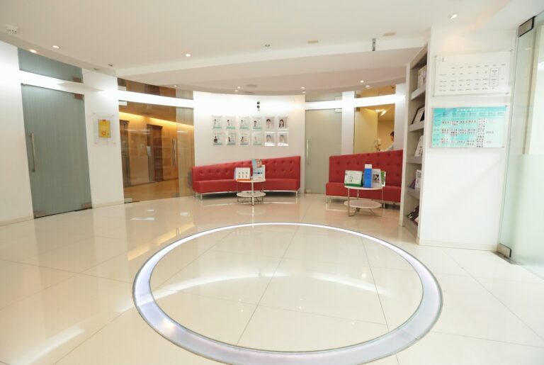 台北雅偲牙醫候診區